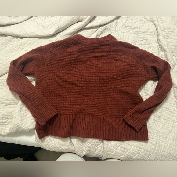 Everlane red rust colored waffle texture recycled cashmere cropped boxy sweater - Picture 2 of 3
